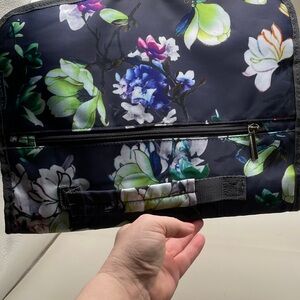 Floral Travel Bag with Zipper 4 Sections for Organization hanging travel bag